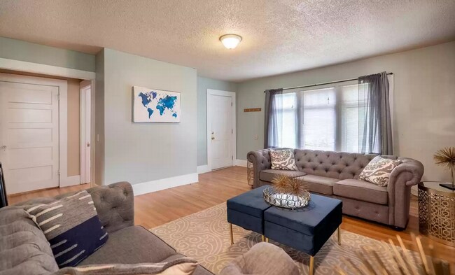 Building Photo - Only $2795/month for 4 Bedroom Campus Home