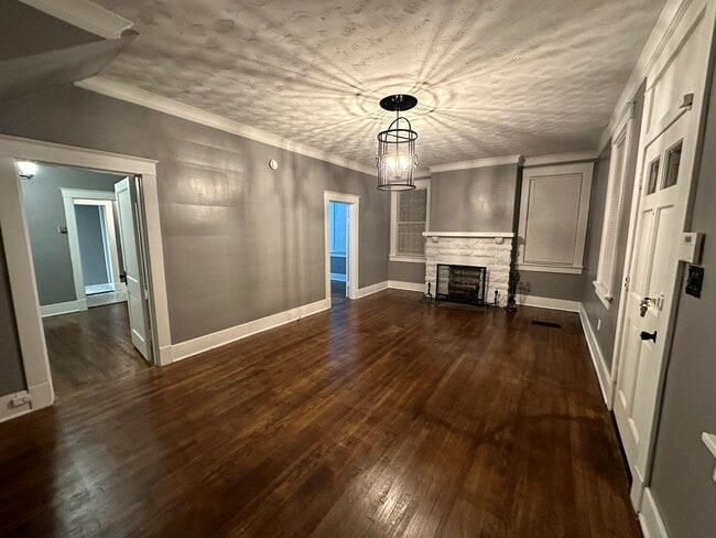 Building Photo - 688 Tate Ave