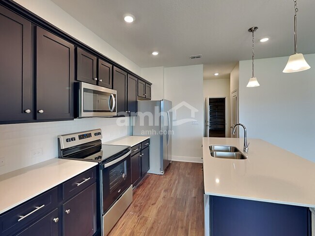 Foto del edificio - 14527 Cedar Mill Dr