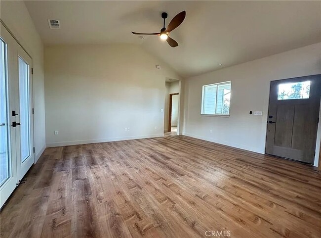 Building Photo - 5980 Crestmoor Dr