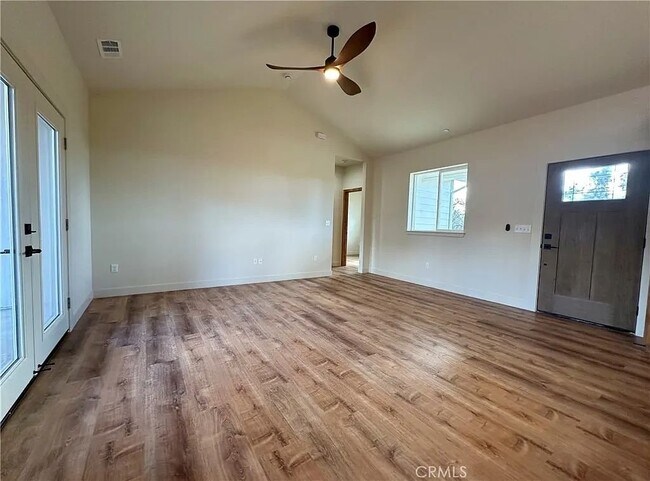 Foto del edificio - 5980 Crestmoor Dr