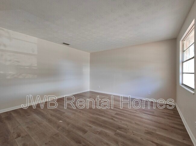 Foto del edificio - 2153 W 14th St