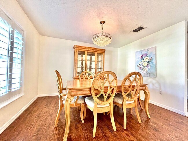 Foto del edificio - Resort-style living in Orlando — 4BR pool ...