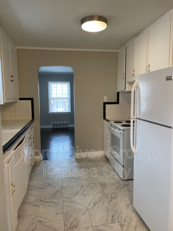 Building Photo - 1314 S 41 St