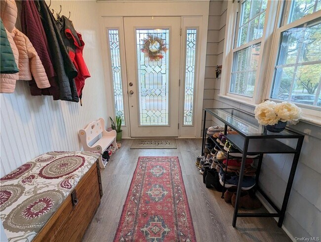 Foto del edificio - 460 Carol Pl