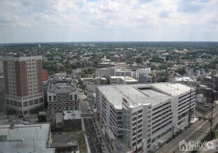 Building Photo - 110 Somerset St
