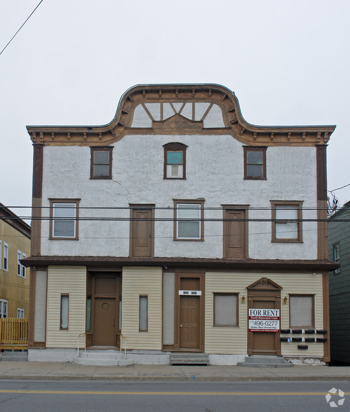 Building Photo - 1029-1031 Main St