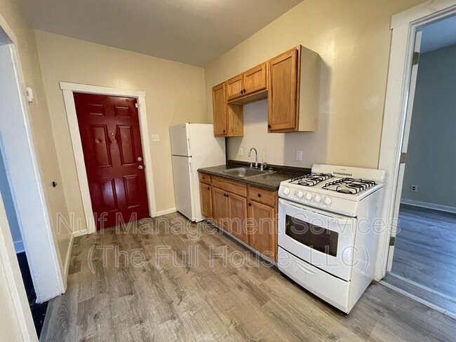 Building Photo - 507 Hemlock Way