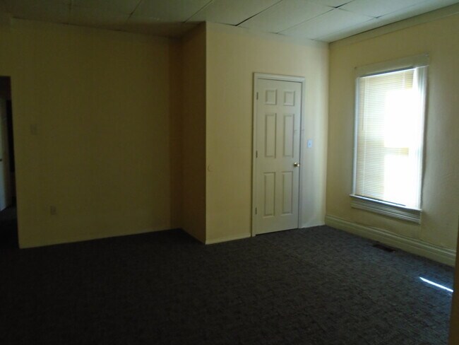 Building Photo - 2115 Saint Joseph Ave