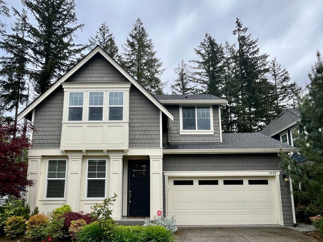 Primary Photo - Spacious 4-Bedroom Home for Rent in Sammamish