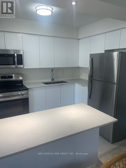 Building Photo - 33 Erskine Ave