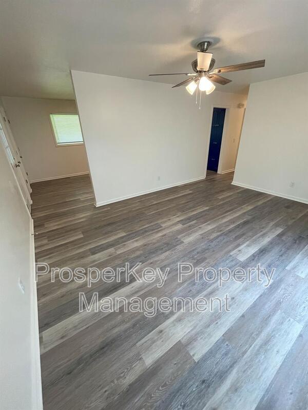 Foto del edificio - 5360 Spencer Ln