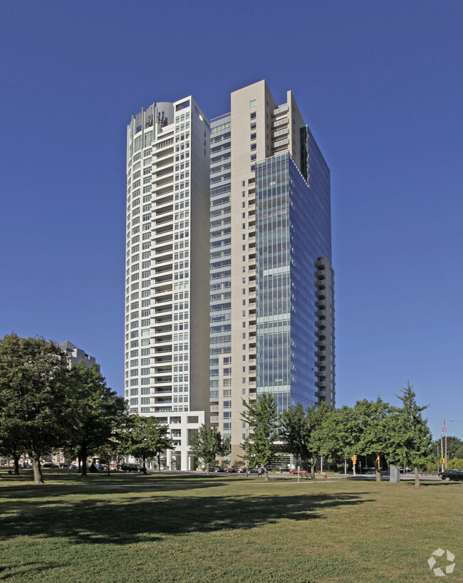 Kilbourn Tower Rentals - Milwaukee, WI | Apartments.com