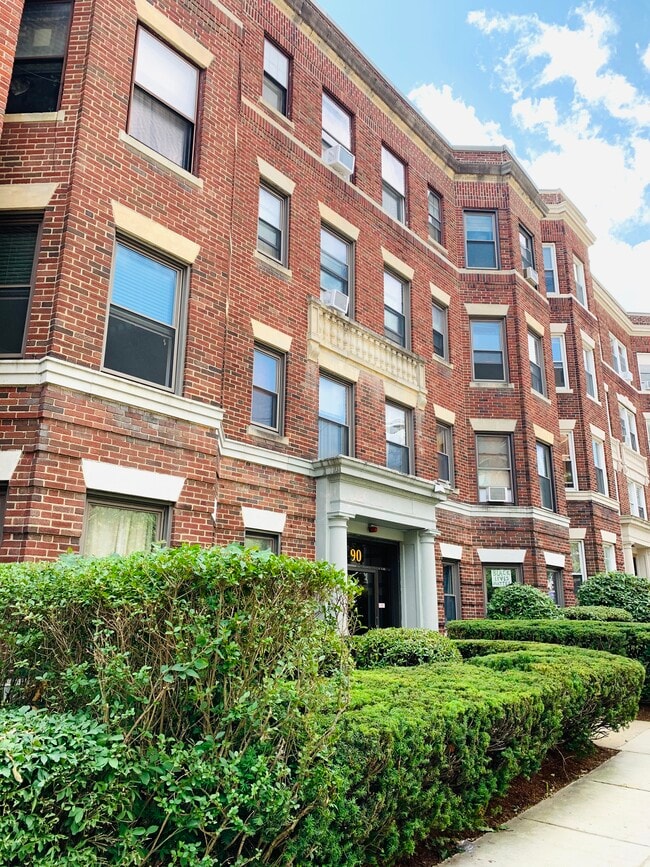 Foto del edificio - 90 Brainerd Rd