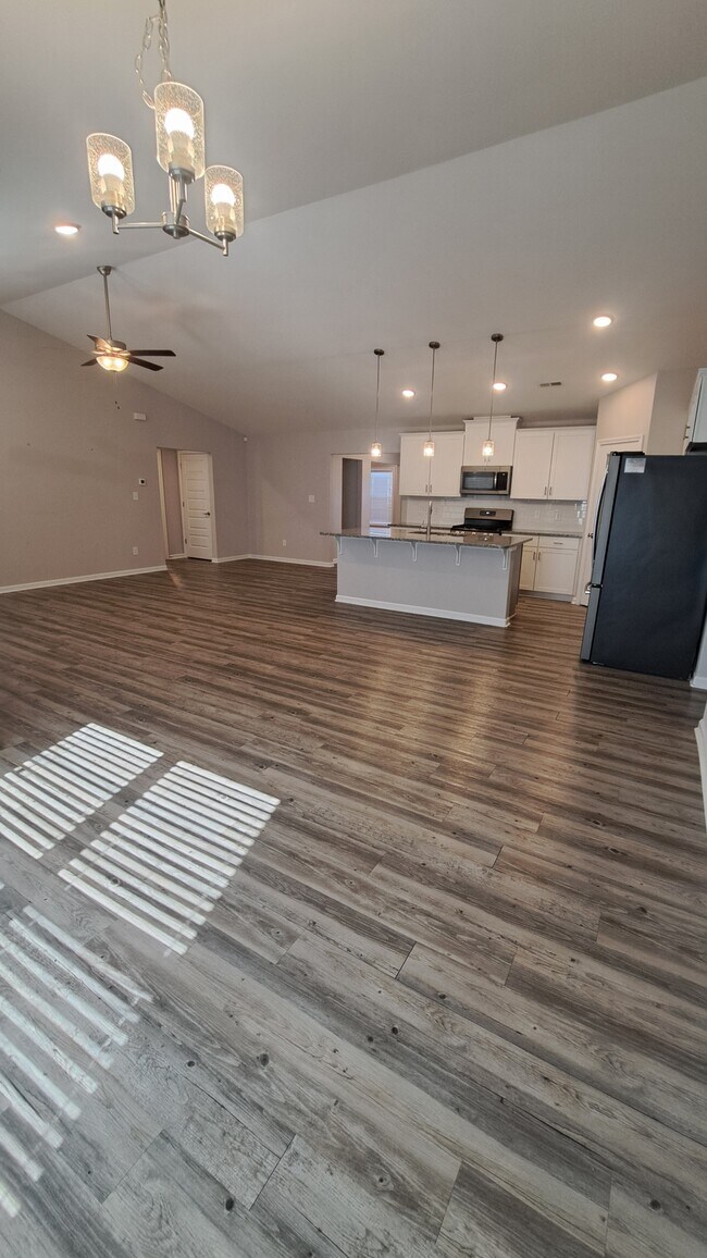 Building Photo - 228 Patriot Dr