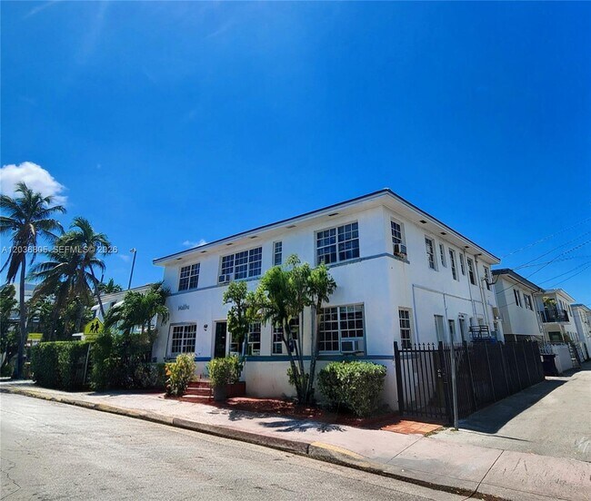 Foto del edificio - 235 NE 77th St