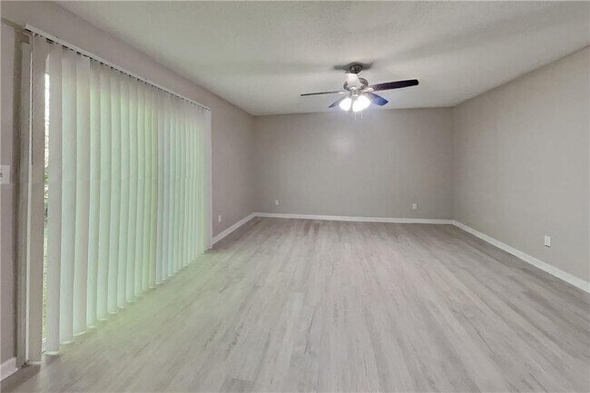 Foto del edificio - 1174 Empire Cir