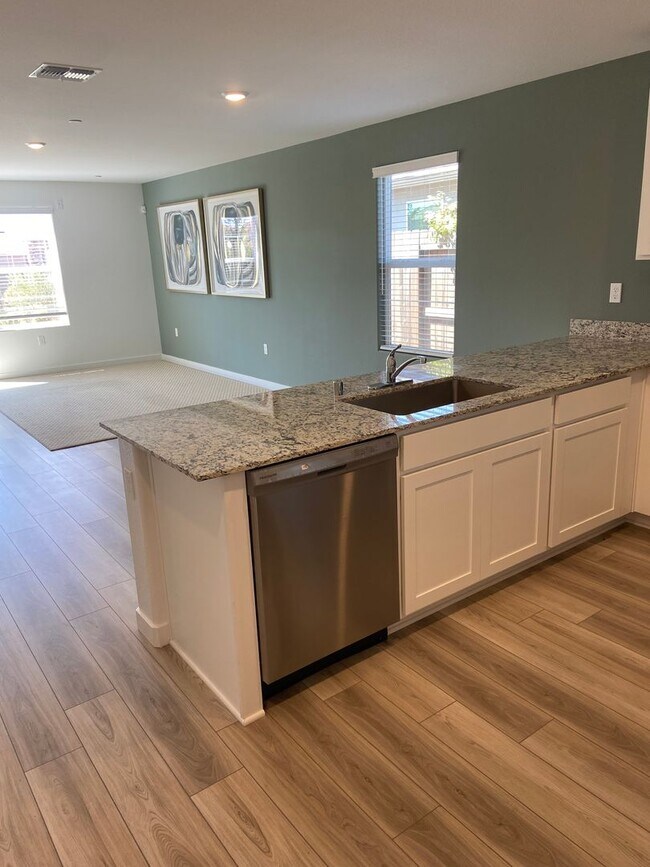 Foto del edificio - 4 Bdrm, 2.5 bath Solar home - Pradera Ranch Community