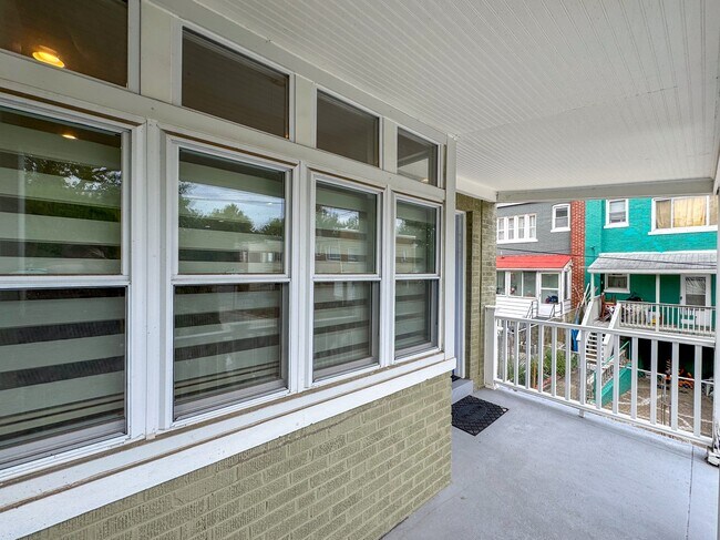 Foto del edificio - 707 Tewkesbury Pl NW