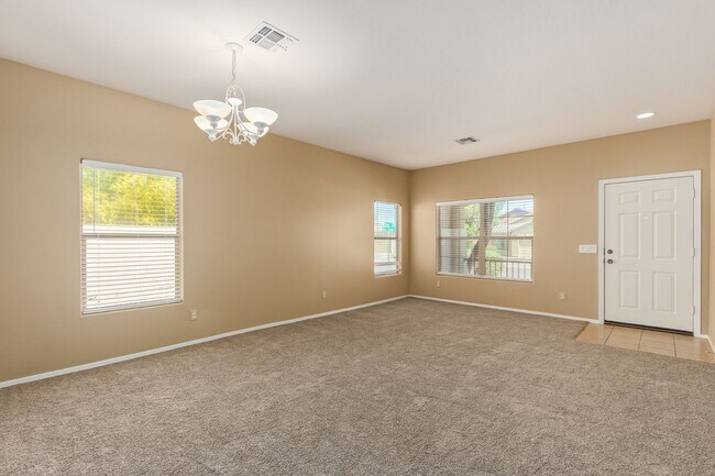 Foto del edificio - COZY 4 bedroom 2 bath house in Queen Creek!