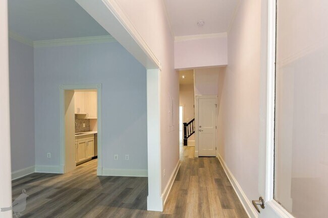 Foto del edificio - Renovated Townhouse Blocks from the Capitol!