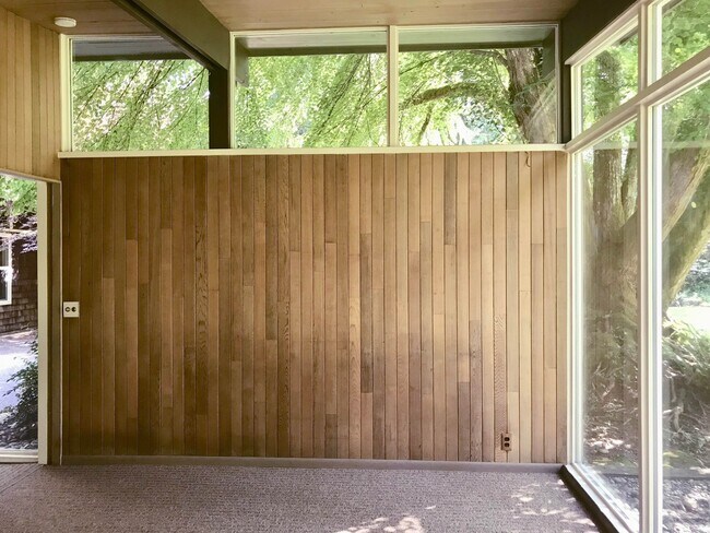 Foto del edificio - Bainbridge Island Mid Century available now