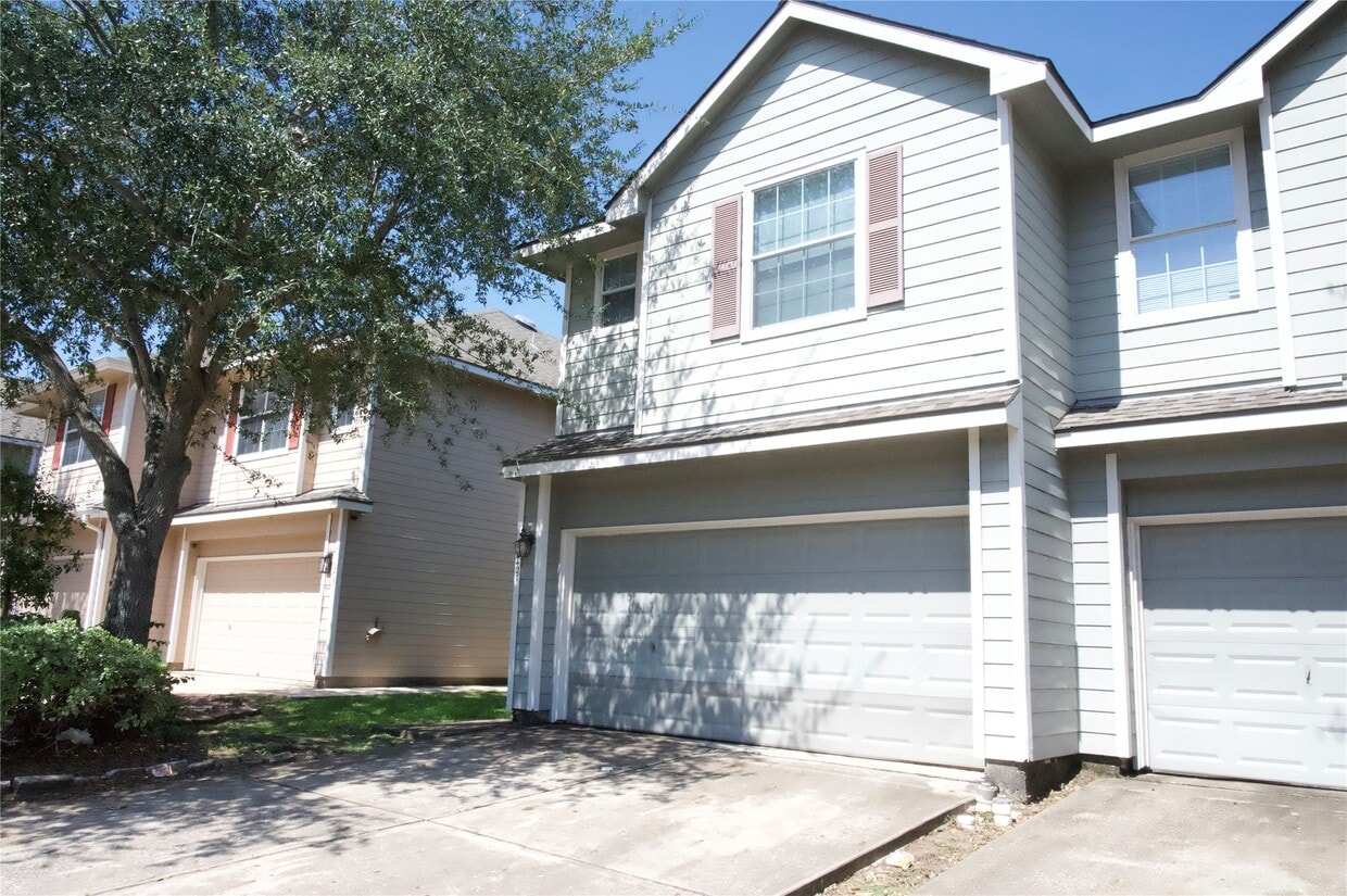 Primary Photo - 12427 Oriole Lake Way