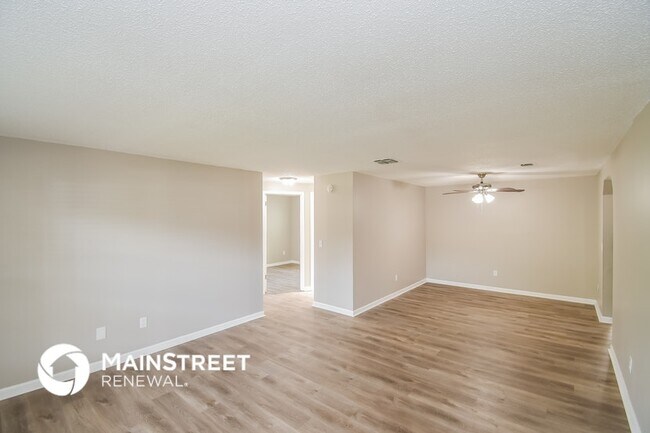 Building Photo - 1523 Lavilla Dr N