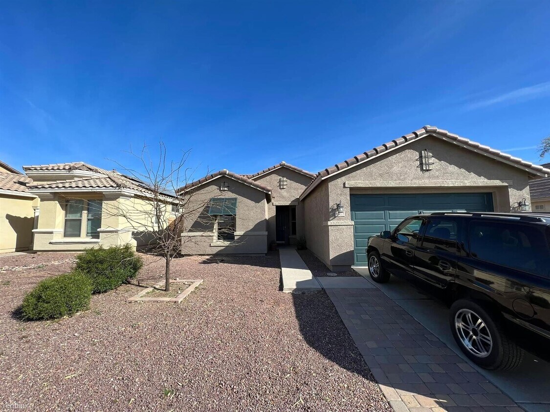 Foto principal - 3 br, 2 bath House - 16418 West Whitehorn Way