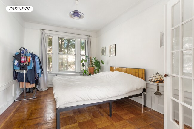 Building Photo - 856 43rd St