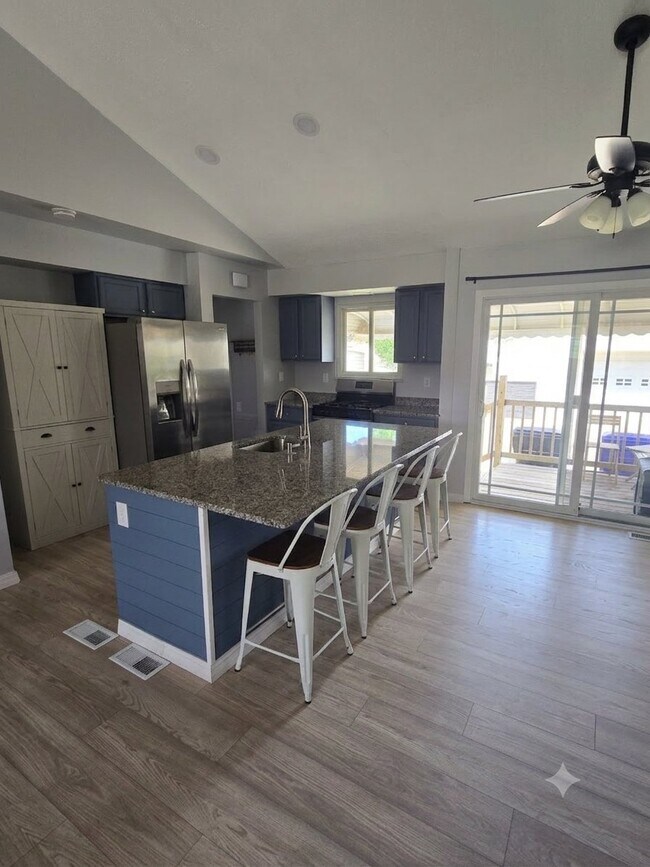 Foto del edificio - 6455 Almont Dr