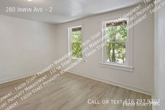 Foto del edificio - 280 Irwin Ave