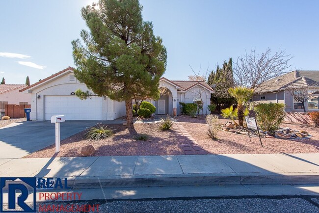 Building Photo - Red Cliffs Home