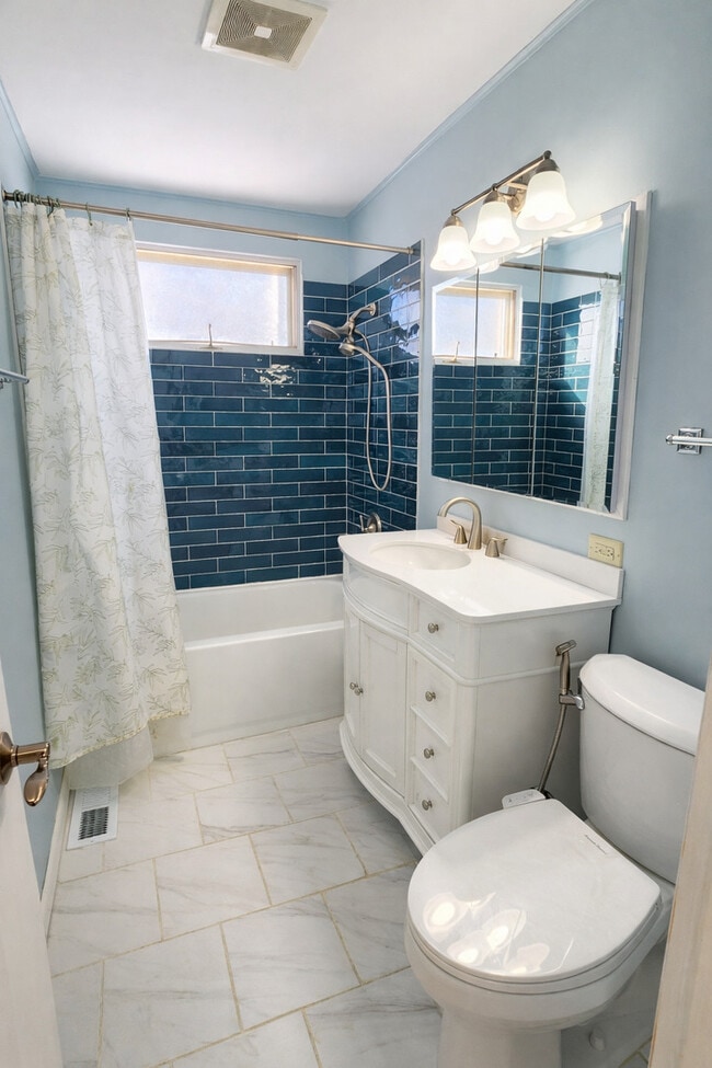 Building Photo - 5440 Benton Ave