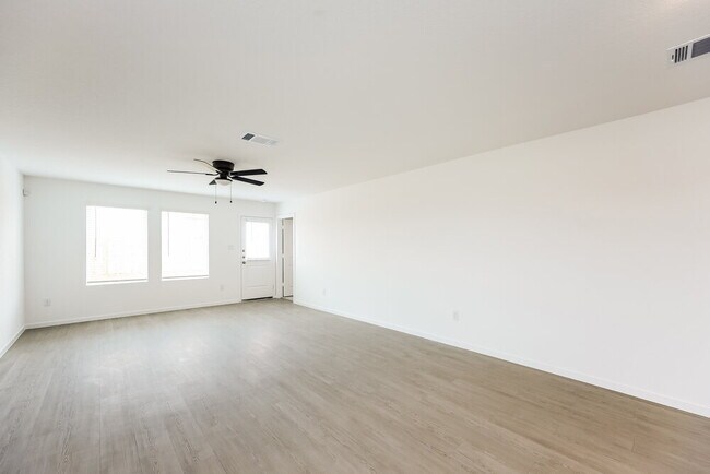 Building Photo - 539 Roquefort St