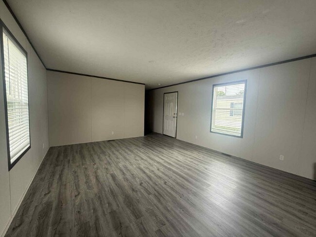 Foto del edificio - 3319 Ridgewood Ave