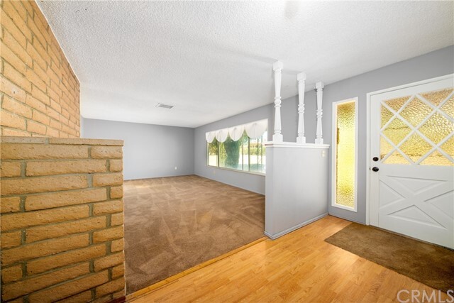 Foto del edificio - 17449 Danbury Ave