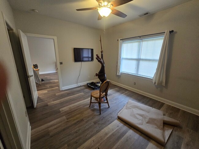 Building Photo - 20 Foxden Dr