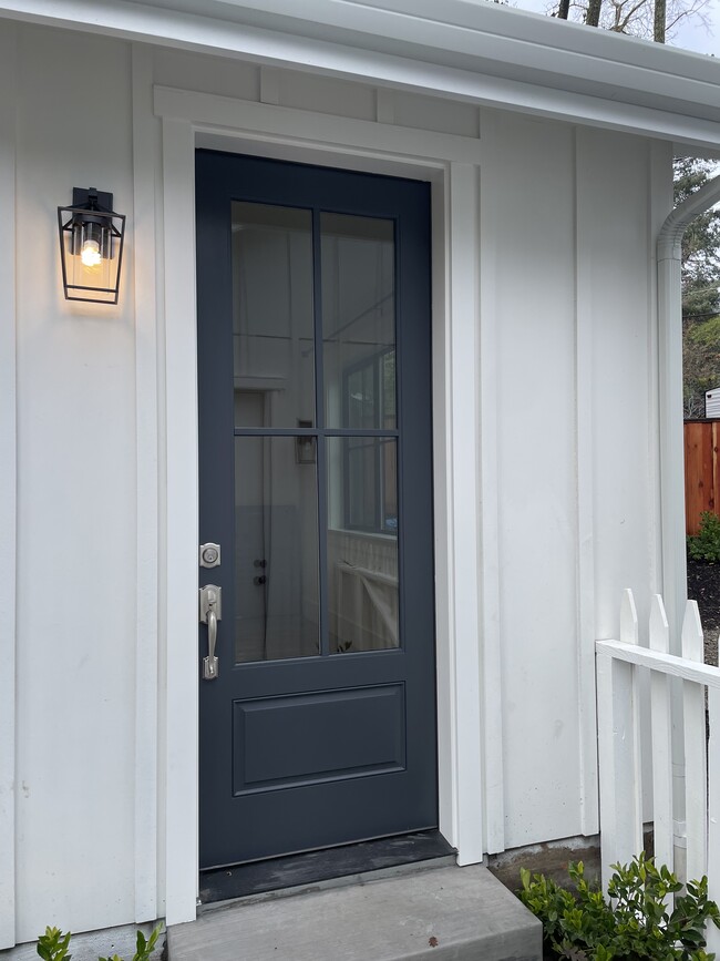 Entry - 1555 Litina Dr