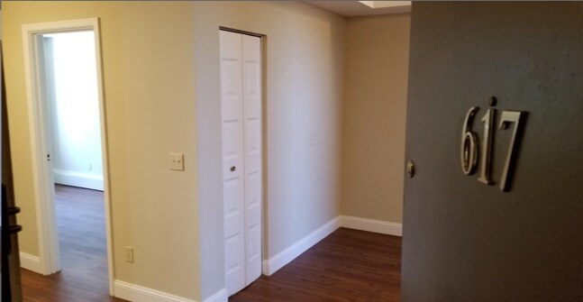 Building Photo - 1325 Pendleton St