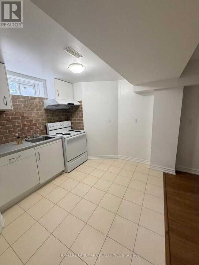 Photo du bâtiment - 30 Marlow Crescent