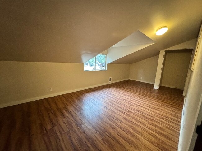 Building Photo - 202 Woodland Rd