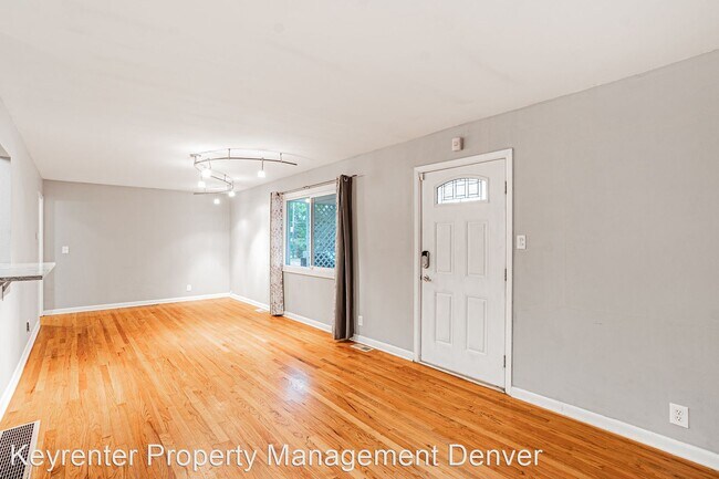Foto del edificio - 2 br, 1 bath House - 2525 South Linley Court
