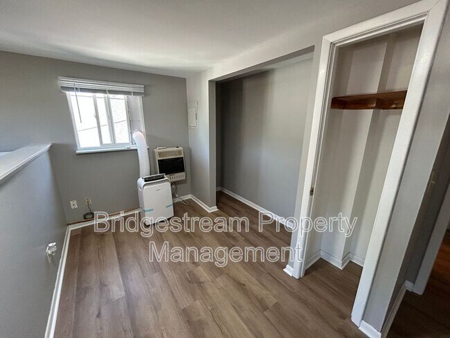 Foto del edificio - 709 Cottage Ave