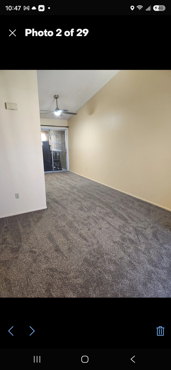 Foto del edificio - 461 W Holmes Ave