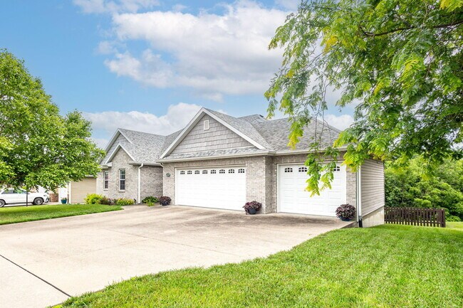 Foto del edificio - 3702 Timber Run Dr