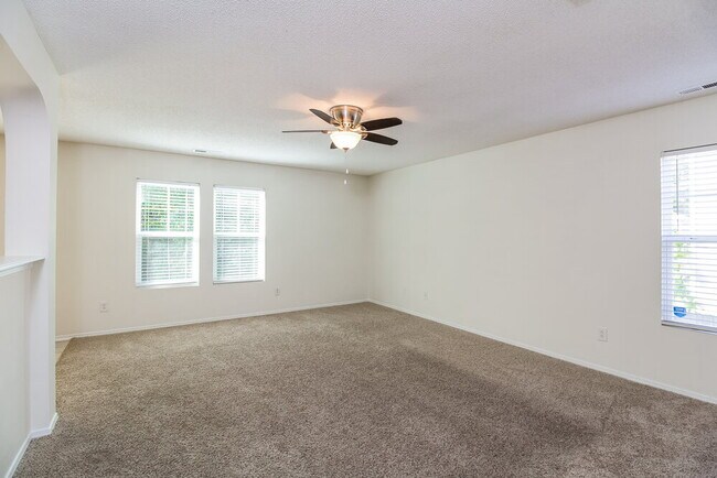 Building Photo - 912 Mailwood Dr