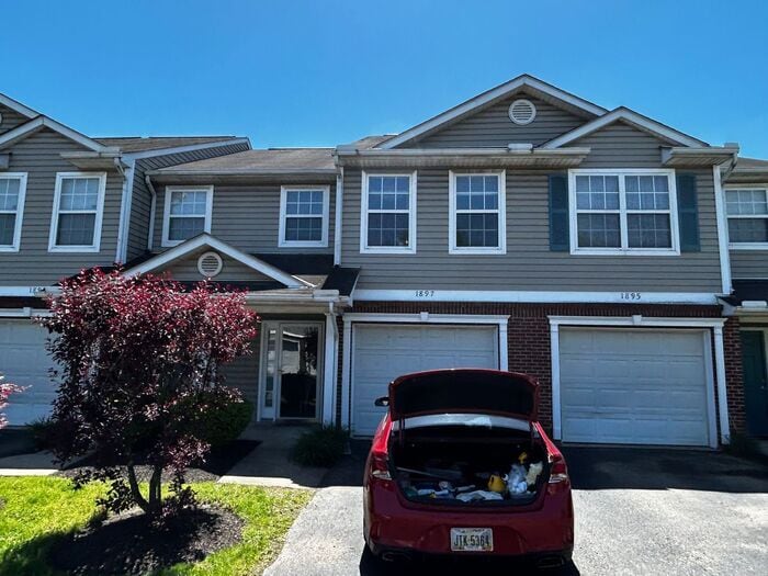 Primary Photo - Fantastic Location, No Maintenence Condo
