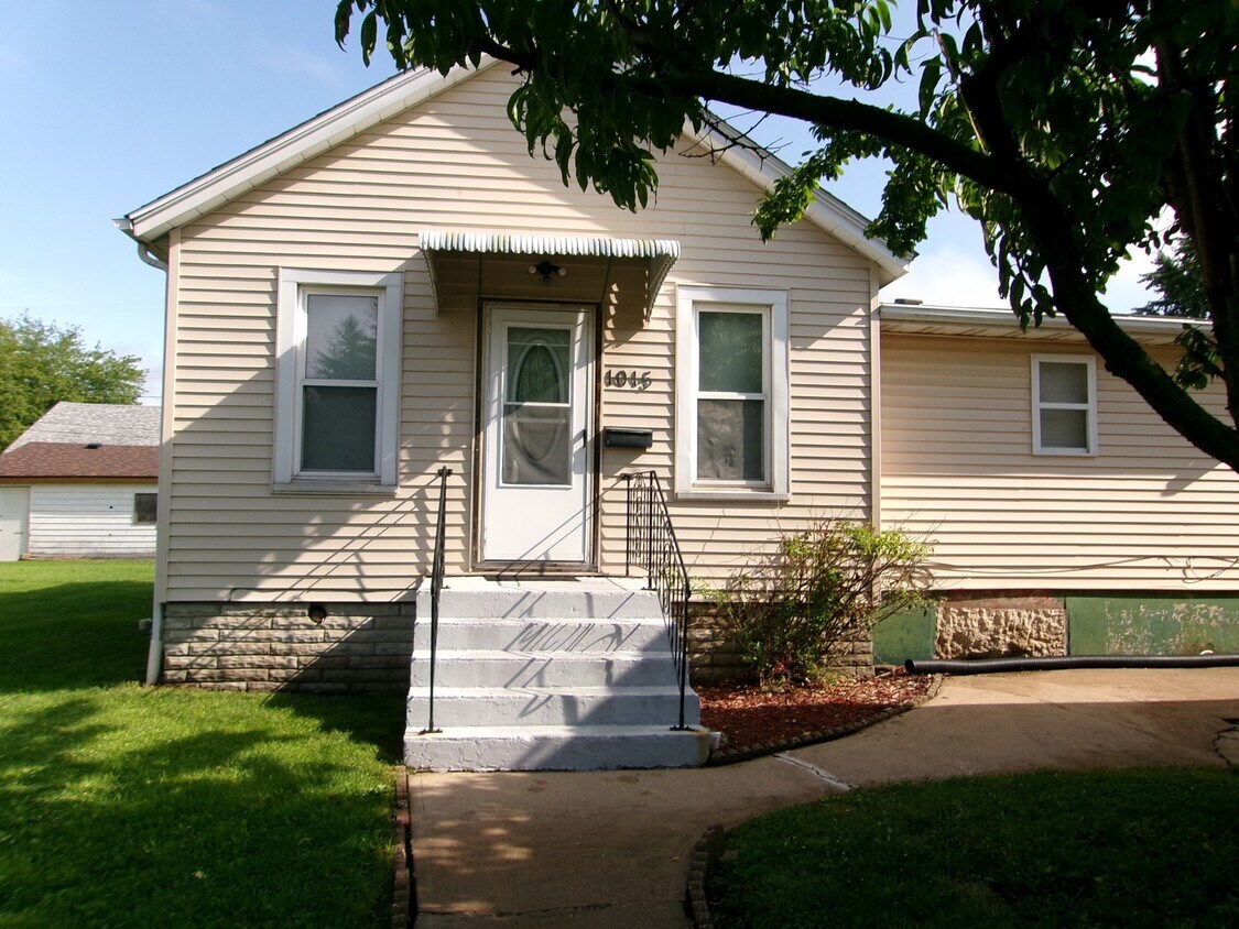 Primary Photo - 1015 8th St