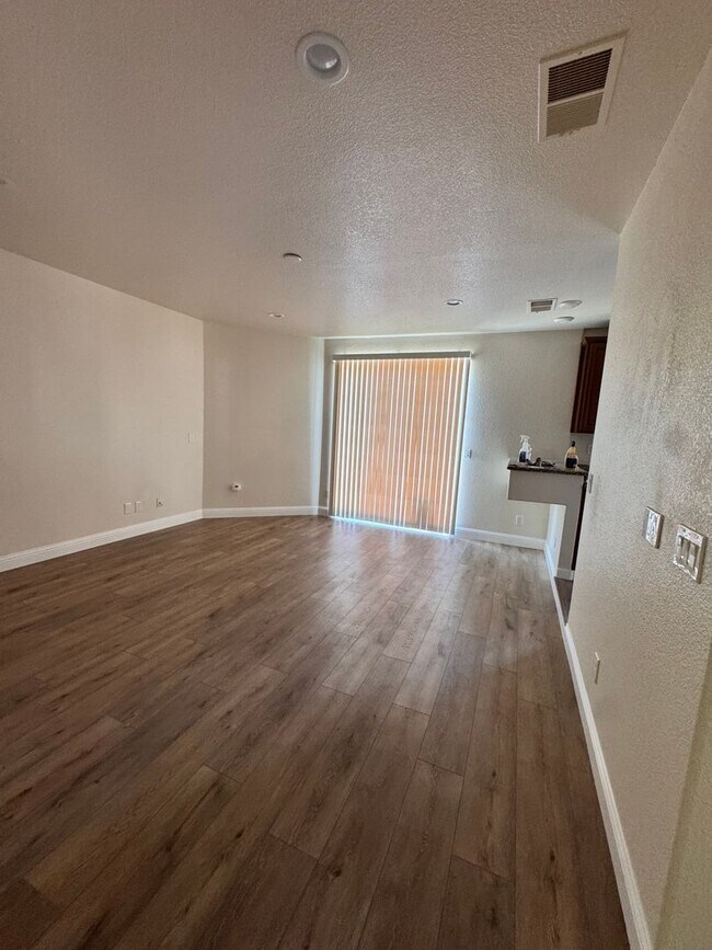 Foto del edificio - Move in Ready